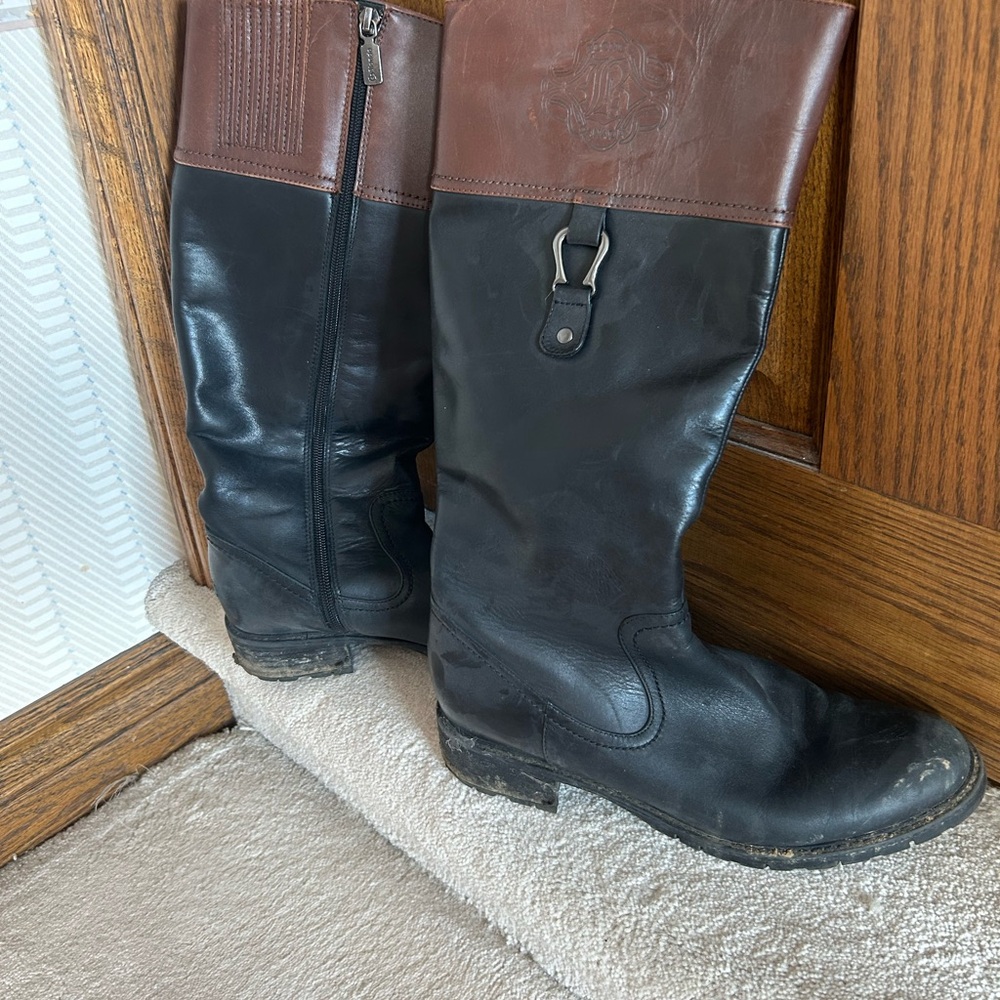 Women’s Blondo riding boots. Black/Brown sz 8. 
Super comfortable,faux leather.